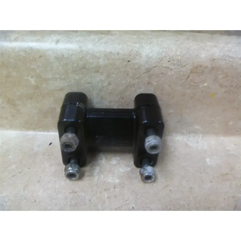 POLARIS 500 INDY TRAIL DELUXE Used Handlebar Clamp Bracket 1990 RB RB15