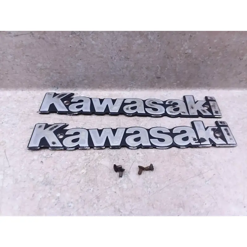 Kawasaki 550 GPZ KZ KZ550-D GP-Z GPz550 Gas Fuel Tank Emblem Pair 1981 ANX-C49