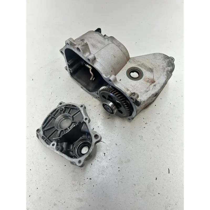 2000 Polaris Magnum 325 4x4 OEM Trans Transmission Gear Case READ