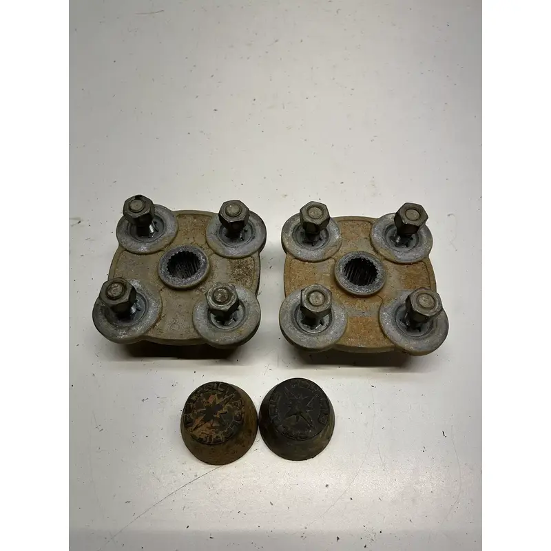 1999 99 Polaris Sport 400 L 2x4 GOOD! Rear Back Hub Hubs Lugs Dust Cap