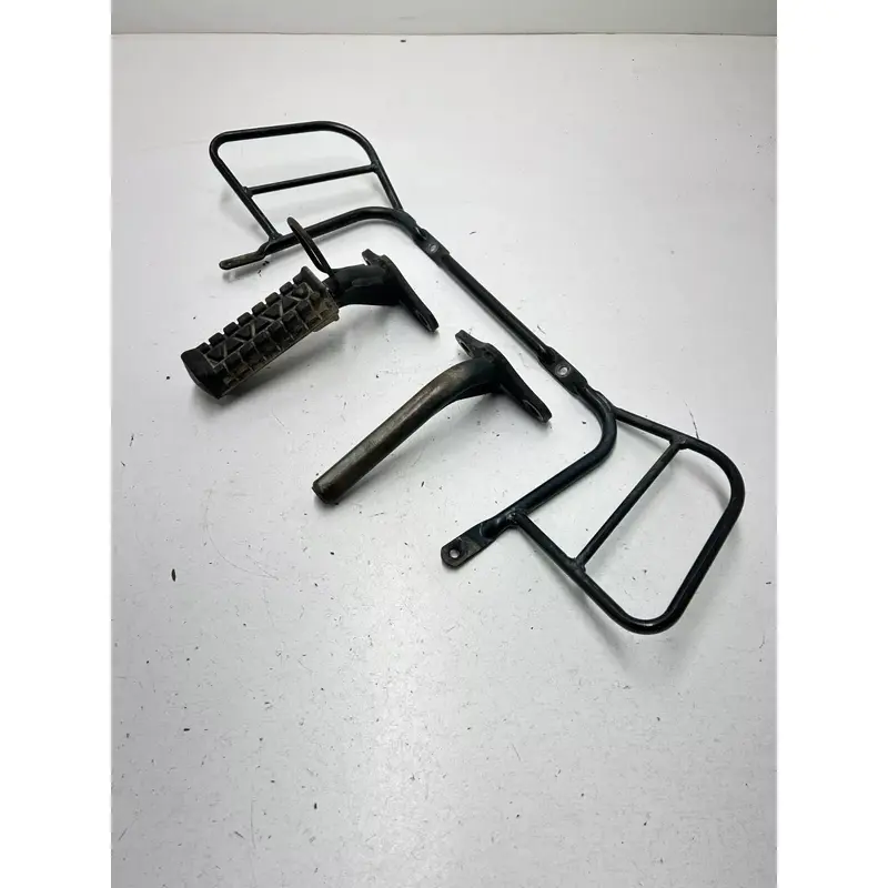 2005 05 Yamaha Grizzly 80 YFM80 OEM Foot Peg Guard Mount Stay Support Bracket