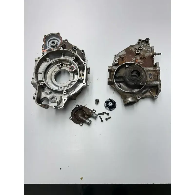1995 95 Polaris Magnum 425 4x4 OEM  Cases, crank case, engine case GOOD!