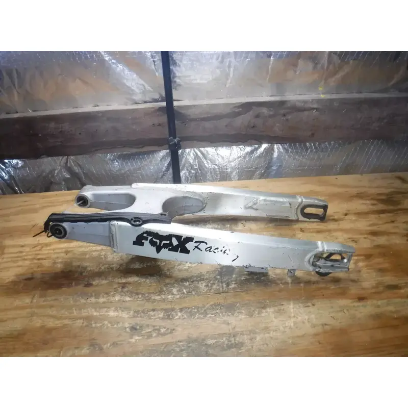 2002 Rm125 (A) Suzuki Swing Arm Swingarm Suspension Rear Arm