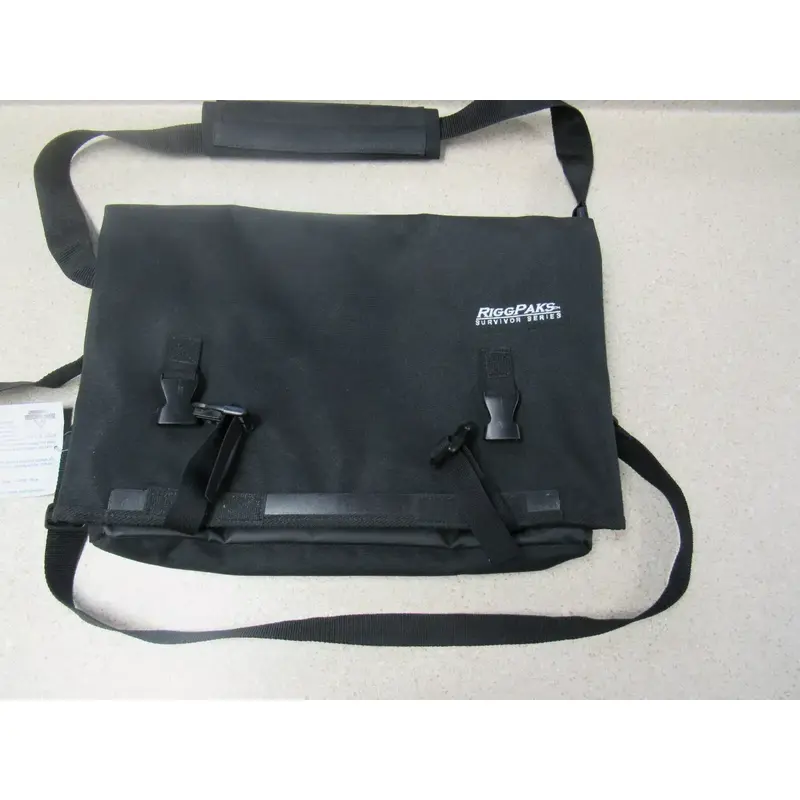 NELSON RIGGS- SVT-50- MESSENGER BAG BLACK - N.O.S.