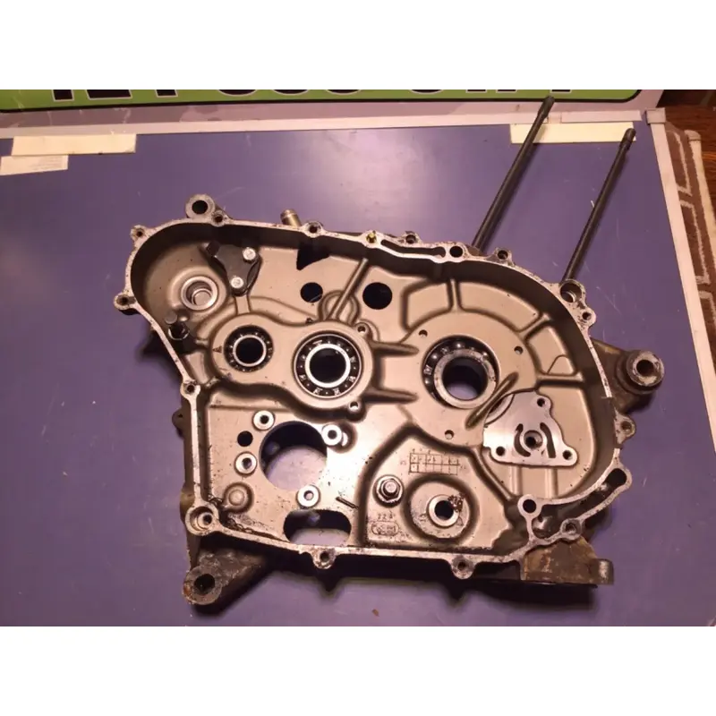 1986 86 SUZUKI LT 230 230S RIGHT ENGINE CRANK CASE
