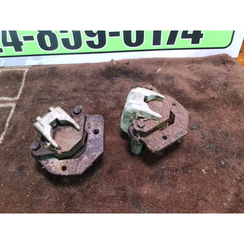 1986 SUZUKI QUADRUNNER 230 LT230E 2X4 OEM LEFT FRONT BRAKE CALIPER Calipers