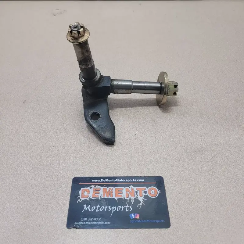 Artic Cat DVX 90 02-05 Y-12 RIGHT SPINDLE KNUCKLE  ATV 3301-193 50 y-6 04/05