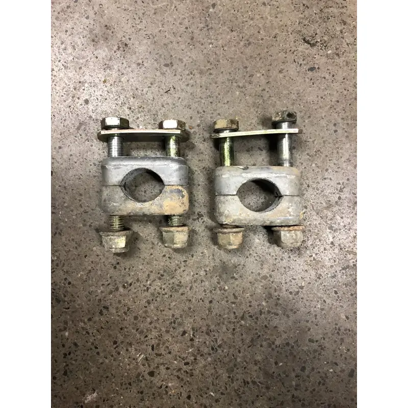 07 2007 OEM CAN-AM OUTLANDER 650 4X4 HANDLEBAR HANDLE BAR CLAMPS MOUNTS 7/8"