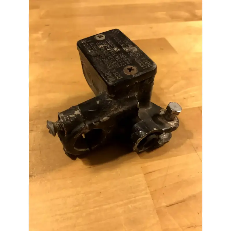 Honda 1987 1988 TRX250X OEM Front Right Brake Master Cylinder 45500-HC0-006