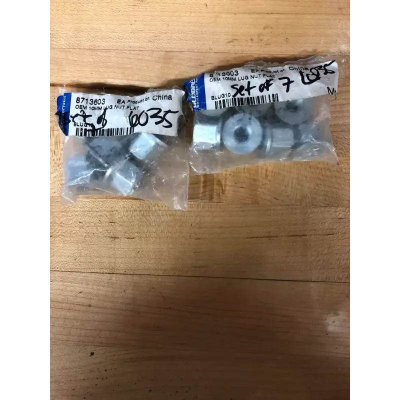 GLOBAL MOTORSPORTS LUG NUTS LUGS LUGNUTS FLAT BASE 10MM 871360 BLUG10 SET OF 7