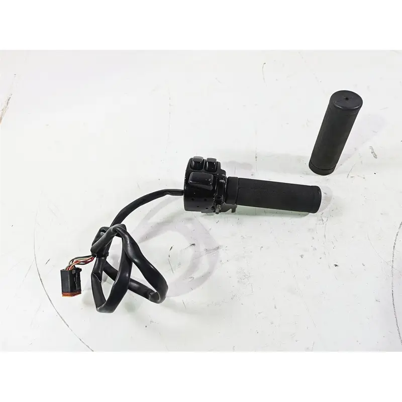 2004 Harley FLSTCI Softail Heritage Right Hand Control Switch 71684-06A 71683-06