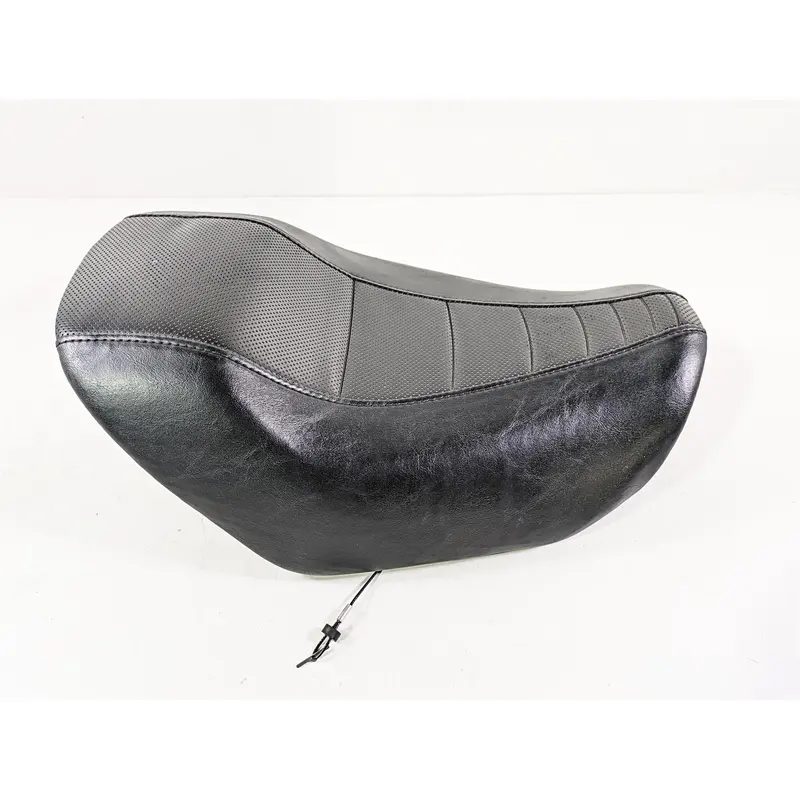 2006 Harley VRSCR Street V-Rod Front Rider Seat Saddle 52415-06