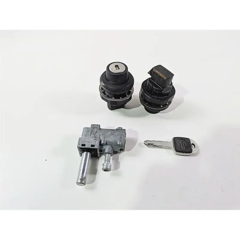 2018 Harley FLHCS Softail Heritage 115th Key Lock Set 45600056