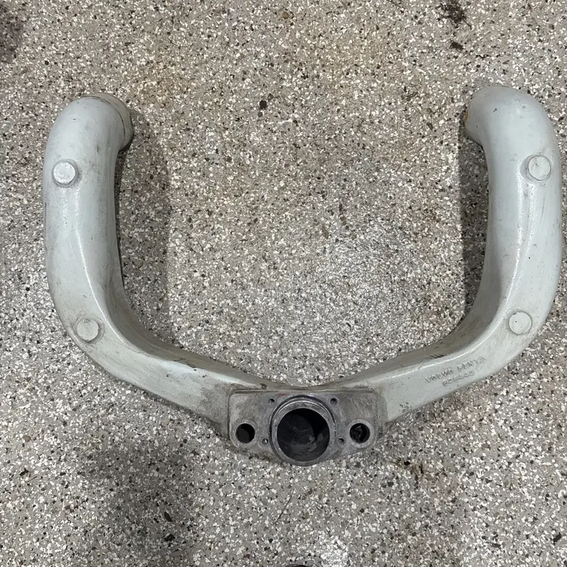 VOLVO PENTA OEM 826443 EXHAUST Y PIPE V8