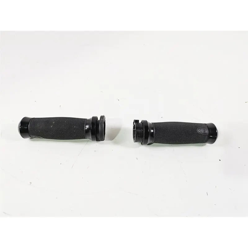 2015 Harley FXDF Dyna Fat Bob Get-A-Grip Hand Grip Set 56100008