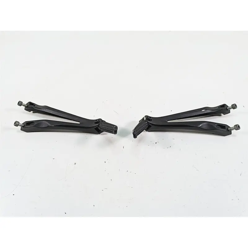 2007 Yamaha R1 YZFR1 Passenger Footpeg Rest Set -Rash 5VY-2741L-00 5VY-2742L-00