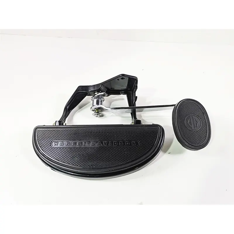 2014 Harley FLS Softail Slim Right Front Floorboard & Brake Pedal 42431-11