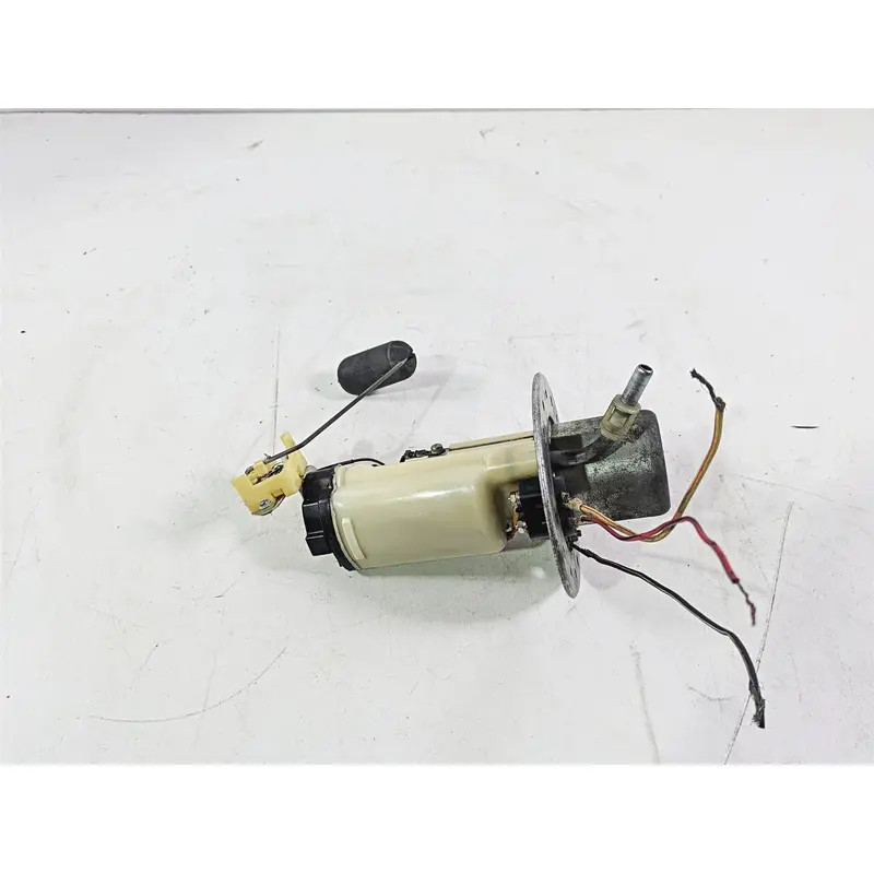 2007 Suzuki GSXR600 Fuel Gas Petrol Pump - Tested - Needs Plug 15100-01H00