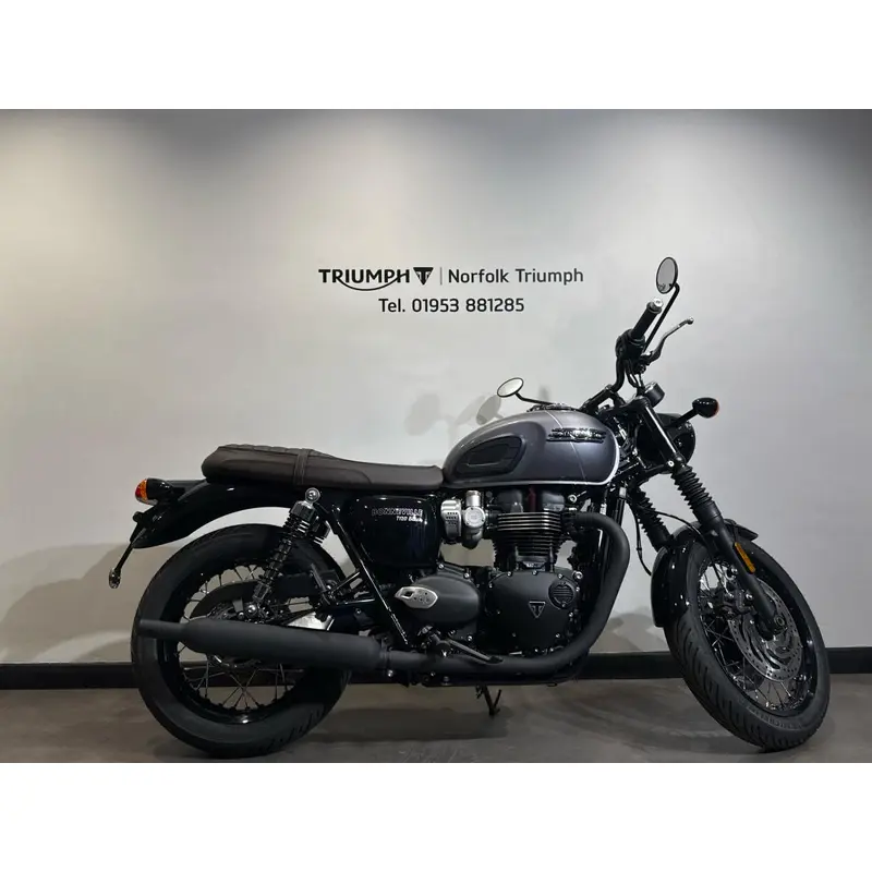 Triumph Bonneville T120 Black