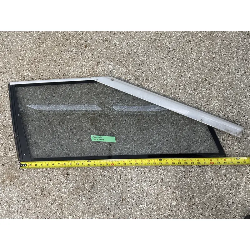 1986 Bayliner Capri 2.1 Right Front Side Windshield Glass Drivers Starboard